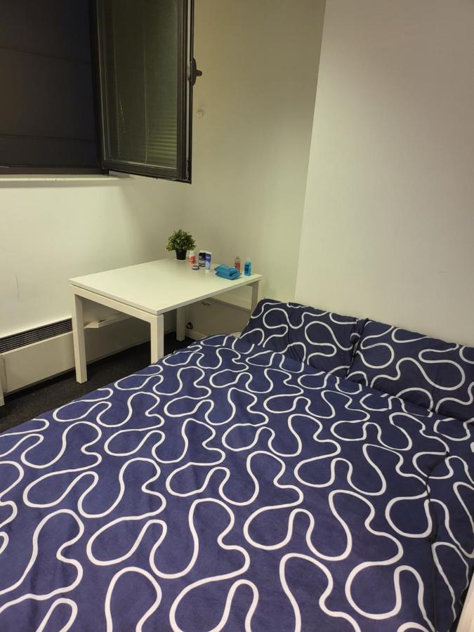 The Crash Room In East London Borough of Croydon Exteriör bild